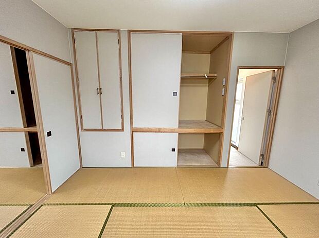 【期間限定現況販売＿2階和室収納】収納がしっかりあるので、お部屋の空間をすっきりと使えるのもうれしいポイントです。