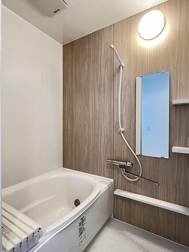 【リフォーム済】1階浴室です。ユニットバスは0.75坪サイズのものを新品交換いたしました。