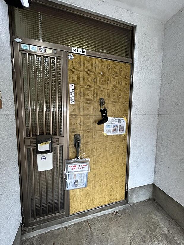 【リフォーム中】玄関ドアは新品に交換します。