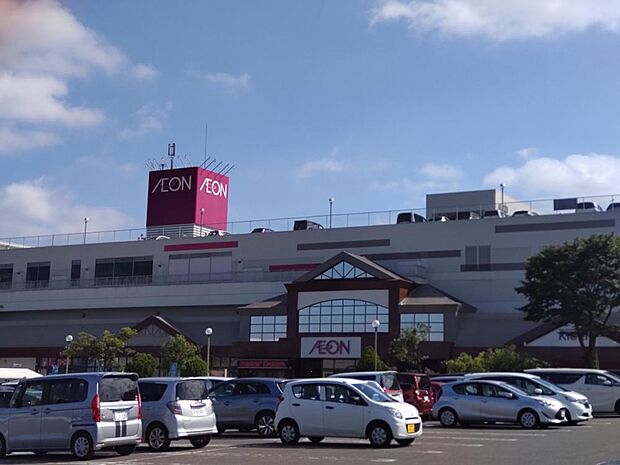 【大型商業施設】イオン仙台中山店様まで約1700ｍ、車で約5分の立地です。お休みの日のショッピングも近くていいですね。