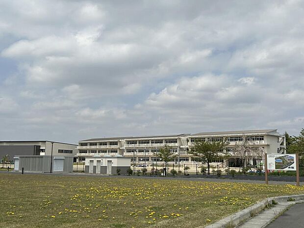 【周辺環境】須賀川第一小学校まで約1400ｍ（徒歩約18分）