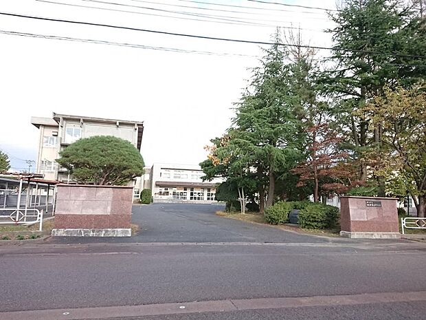 【中学校】新津第五中学校まで約2600ｍ（徒歩約33分）です。通学には自転車（スクールバス）が利用できます。