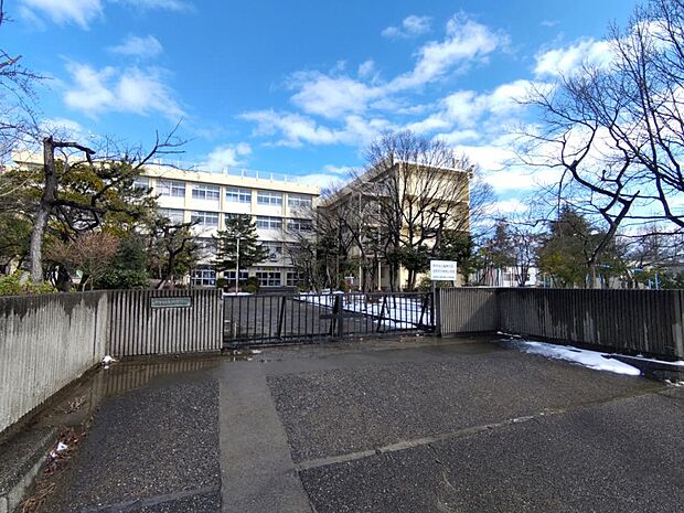 【周辺環境】新潟市立東中野山小学校まで約800m（徒歩10分）です。お友達とおしゃべりしながら歩けばあっという間の距離ですね。