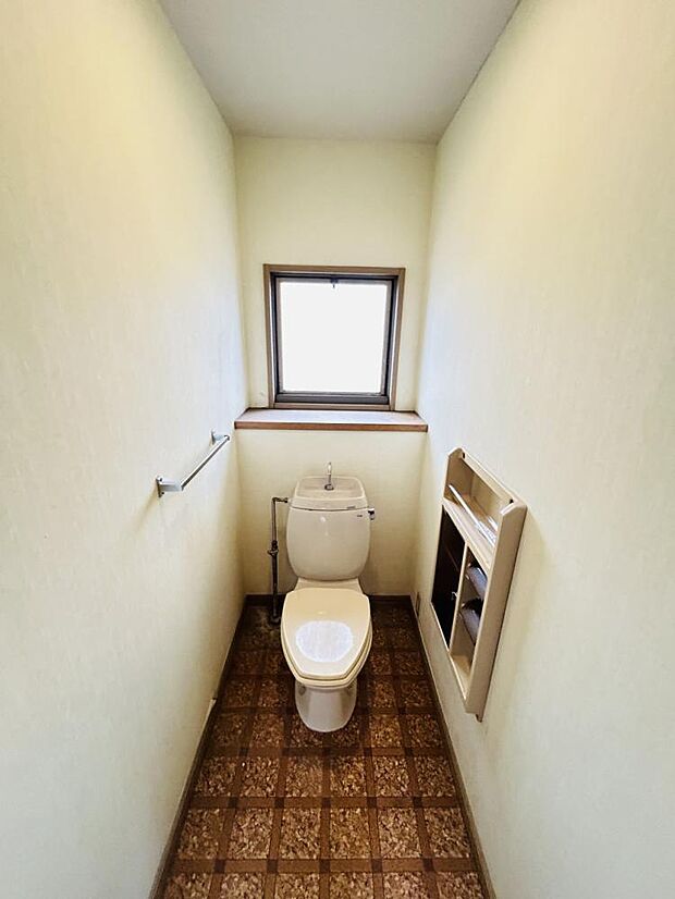 【5/25まで期間限定現況販売】1階トイレ写真です。