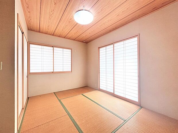 【リフォーム中写真5/20撮影】1階東側6帖の和室です。畳の表替え、襖の張り替えを行う予定です。い草の香る和の空間で、ゆったりとした時間を過ごしませんか。客間としての利用も良いですね。