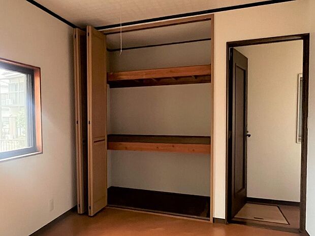 【リフォーム中5/4撮影】収納スペースの写真です。クローゼットは解体し、収納スペースとして拡張します。扉は設置しないので、ボックスや棚をDIYしてみるのもいいですね。