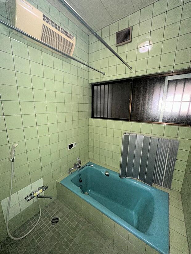【リフォーム前】浴室は1坪サイズです。