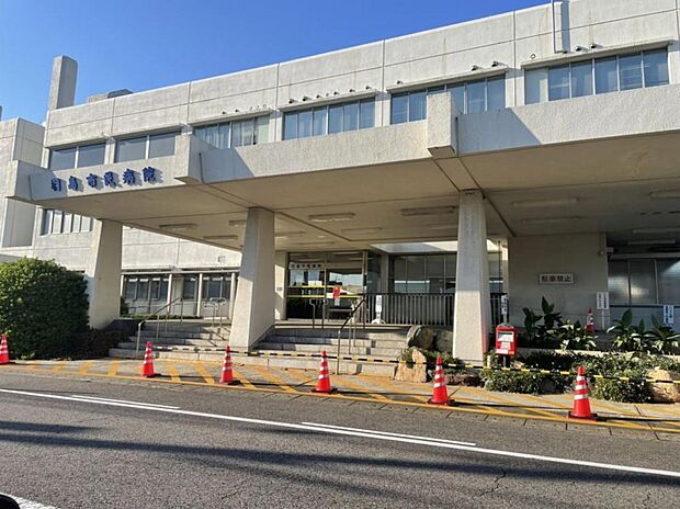 羽島市民病院まで約300ｍ(徒歩約3分)。病院が近いと緊急時でもすぐに迎えるので安心ですね。