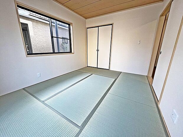 【リフォーム済】1階和室写真。畳の表替え、襖の張り替えを行いました。い草の香る和の空間で、ゆったりとした時間を過ごしませんか。客間としての利用も良いですね。