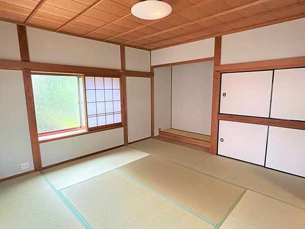 【リフォーム済】1階和室は畳の交換、壁の塗装を行いました。安心してお子様を遊ばせられる畳のお部屋は一部屋あると便利ですよね。