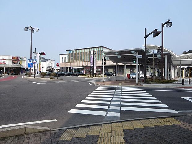 【周辺環境】倉吉駅まで約1400m(徒歩約18分)。旅行やビジネスの拠点となる駅が近くにあるのは便利ですよね。