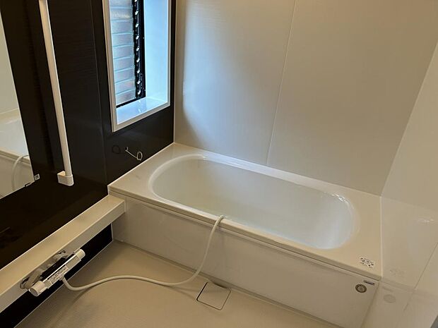 【リフォーム中】浴室はハウステック製の新品のユニットバスに交換予定です。足を伸ばせる1.25坪サイズの広々とした浴槽で、1日の疲れをゆっくり癒すことができますよ。