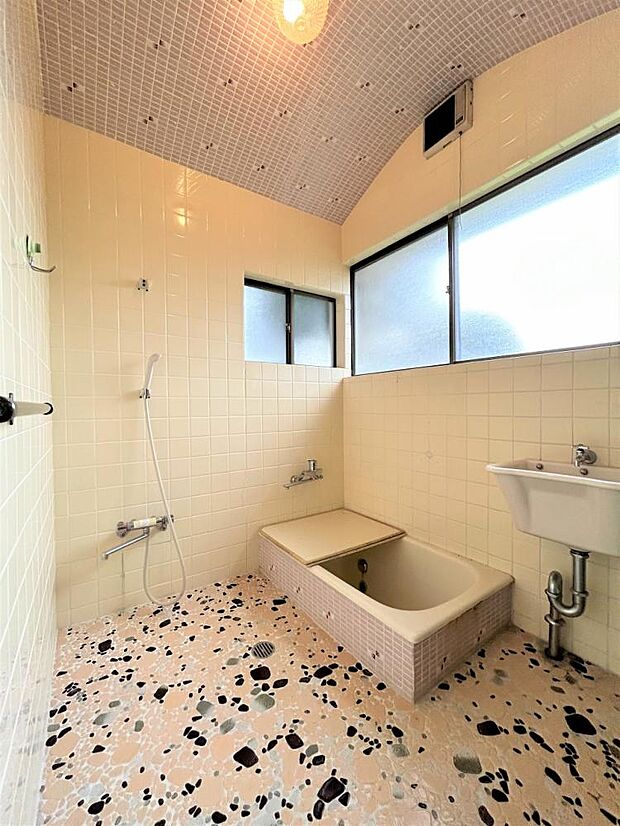 【リフォーム中】浴室はハウステック製ユニットバスに新品交換予定です。新しい浴室で毎日の疲れを癒して頂けます。