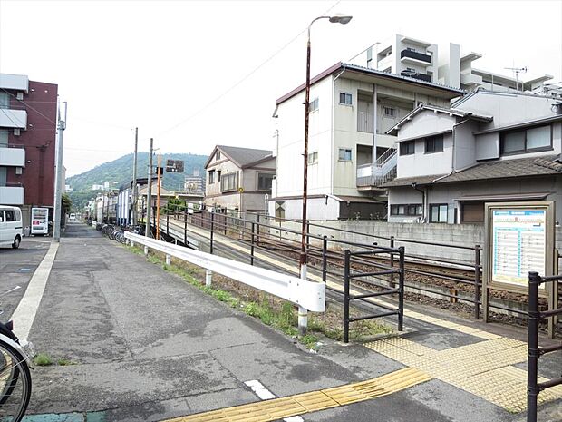 昭和町駅まで600ｍ、徒歩8分　瓦町駅まで2700ｍ、自転車で14分です。琴電各線、JR高徳線の複数路線利用可です。