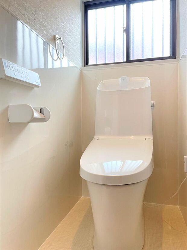 【リフォーム済】トイレはLIXIL製シャワートイレに新品交換しました。直接肌に触れるトイレは新品がうれしいですよね。