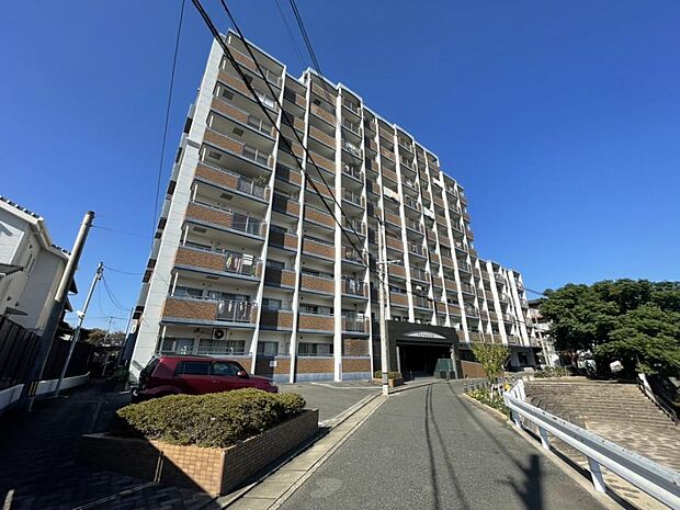 総戸数83戸10階建て8階部分です。福岡市営地下鉄七隈線「野芥」駅まで、約650M（徒歩9分）で交通の便も良いマンションです。