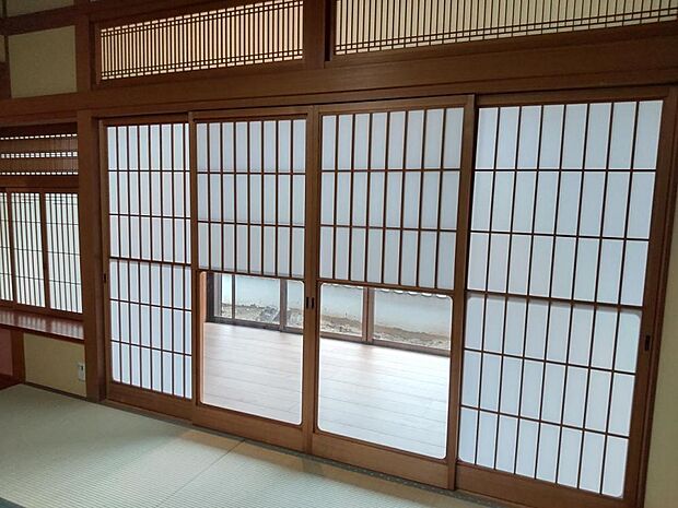 【リフォーム済】8帖和室と広縁の間の障子は雪見障子になっています。細かいところまでこだわりが詰まった素敵なおうちです。