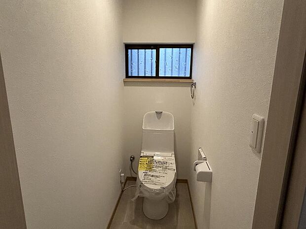 【同仕様画像】トイレは新品に交換予定です。