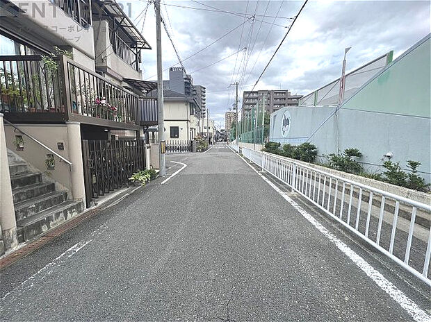 前面道路を含む現地写真