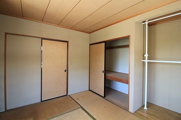 ＊2階和室＊収納がとても充実しているので、すっきりと綺麗なお部屋を保つことができきますね♪