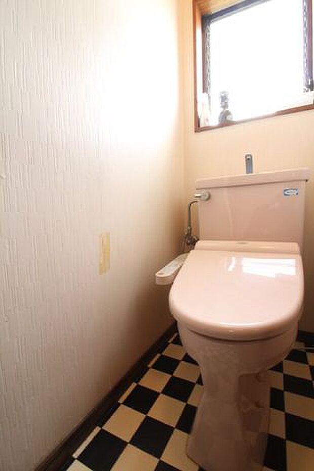 ＊2階トイレ＊1.2階にトイレがあるので、朝の忙しい時間帯も待たずにすみそうです。