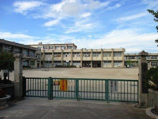 矢作東小学校岡崎市矢作町にある公立の小学校です！ 890m