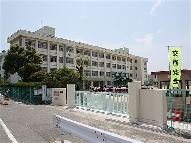 【小学校】明石市立　林小学校まで736ｍ