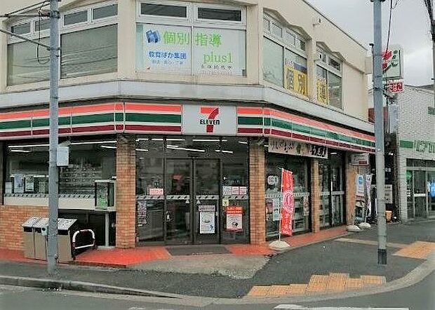 セブンイレブン南篠崎店 徒歩4分。 300m