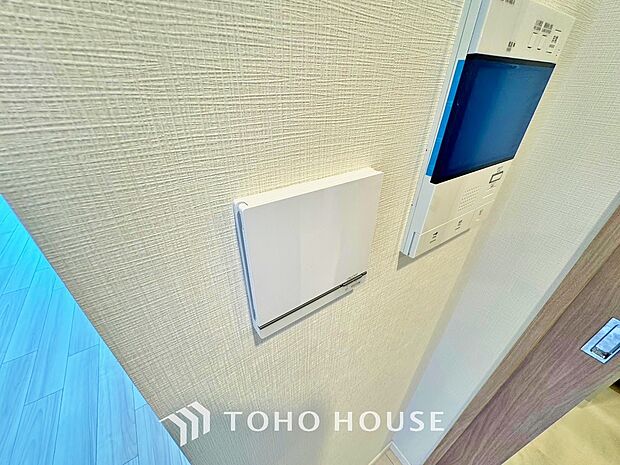 通気性や快適性を重視したリビングには、空気を汚さずに室内を快適な温度に保つ床暖房を完備しております。