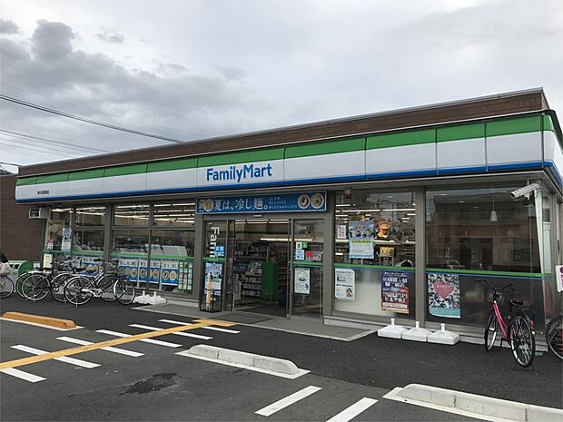 ファミリーマート 春日部粕壁店（3865m）