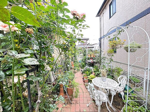 内装〜garden〜 お庭がある陽当たり快適な住まい