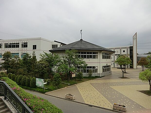 中学校 2100m 川口市立戸塚西中学校