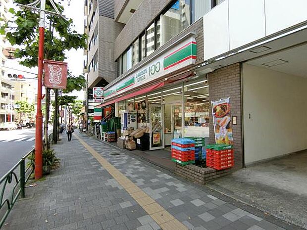 ローソンストア100 新宿早稲田通店です。