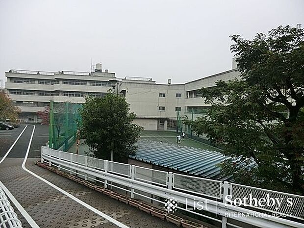横浜市立松本中学校 徒歩10分。 790m