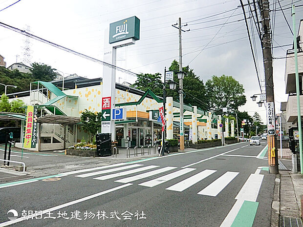 ＦＵＪＩ新井町店620ｍ