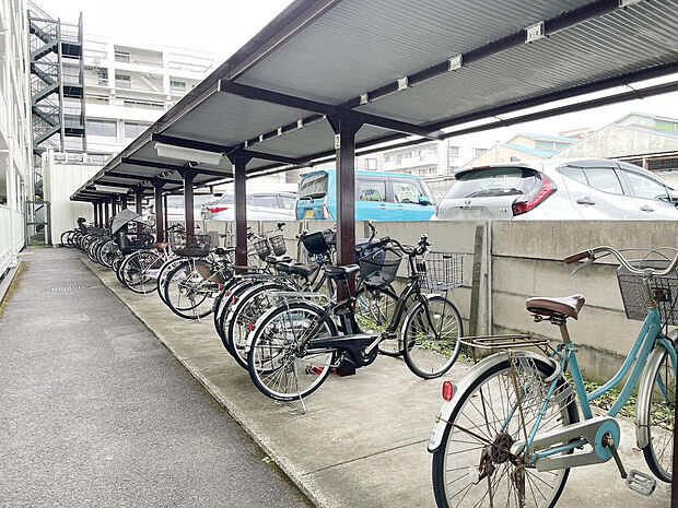 駐輪スペース有。近場のお出かけに自転車は断然便利