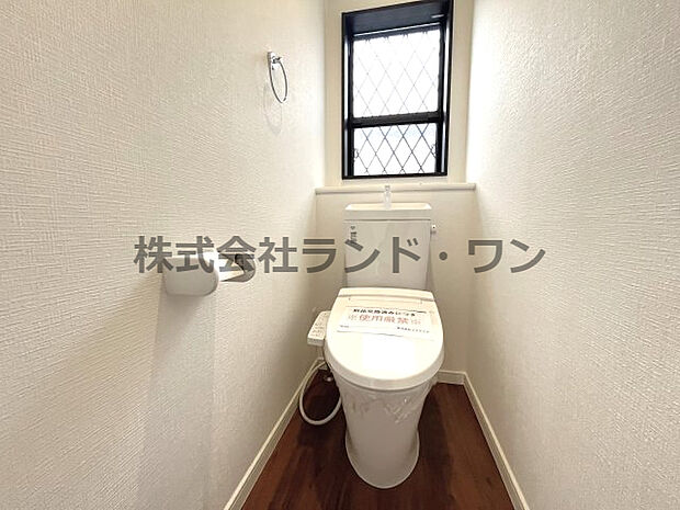 1階温水洗浄便座付きトイレ