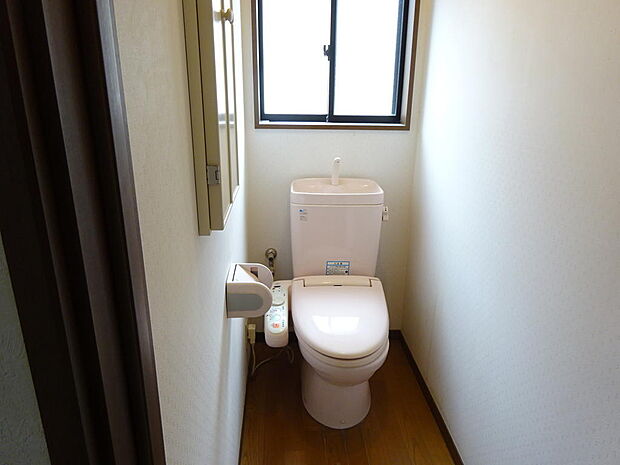 ２階トイレもゆったりスペース