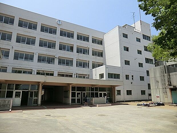 中学校 2700m 鎌ケ谷市立第三中学校(お友達と会話が弾む通学路！学校に通うのが楽しみですね！)