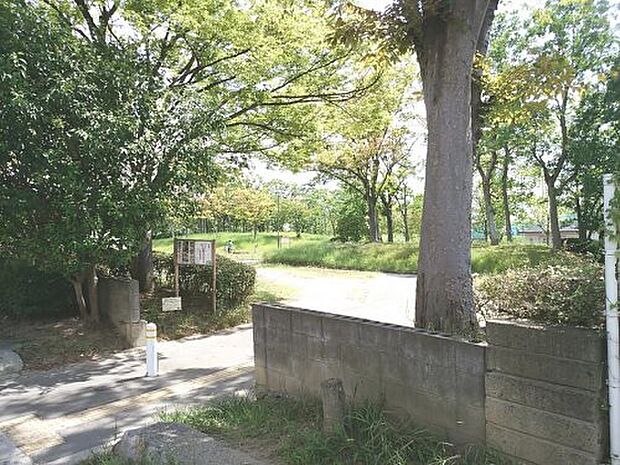 【公園】八田荘公園まで685ｍ