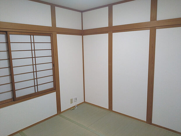 リビングに続く和室は、扉を開放することで1階ワンフロアとしても活用可能！来客の際も重宝します。