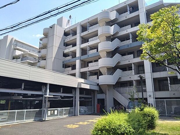 大阪メトロ御堂筋線「新金岡」駅まで徒歩4分の好立地！生活利便施設も徒歩圏内に充実のエリアです。