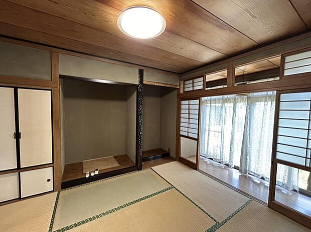 【リフォーム中】和室は畳の表替えを行います。広縁付きの和室です。