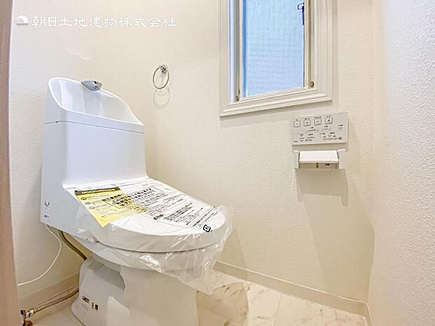 【トイレ】毎日使うからこそ、いつも清潔な状態が嬉しいです。　お掃除がしやすいモデルです。