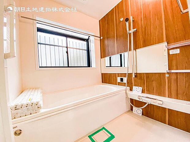 【浴室】使いやすい最新システムバスににリフォーム済みです。ご入居時から気持ちよくお使いいただけます。
