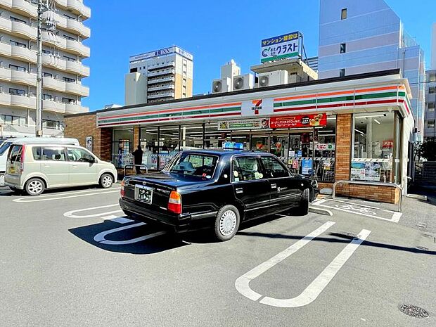 【セブンイレブン　厚木旭町西店】60ｍ　駅から近いです。駐車場もあるので便利です。