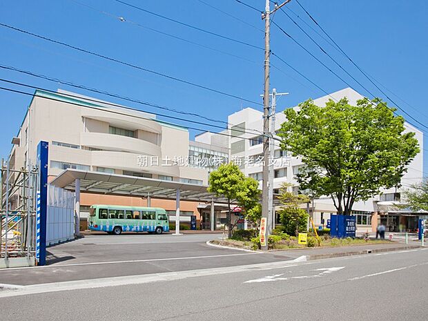 【海老名総合病院】2300ｍ　総合病院で道路向こうにメディカルクリニックも併設されています。 海老名駅東口より無料シャトルバスが出ているので電車で行っても安心です。