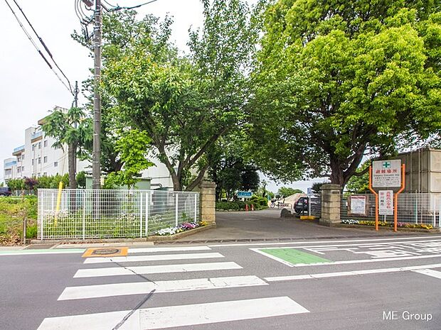 小学校 300m 川越市立高階西小学校