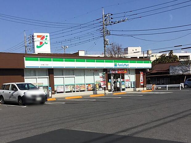 ファミリーマート古河東二丁目店 徒歩5分。 340m