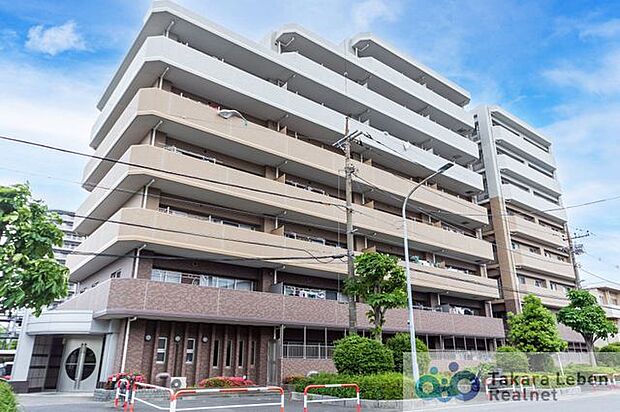 人気の大規模マンション。総戸数75。ＪＲ埼京線線「戸田公園」駅まで約14分の立地です。徒歩圏内に小学校やスーパー、コンビニなど揃っており住環境は良好です。